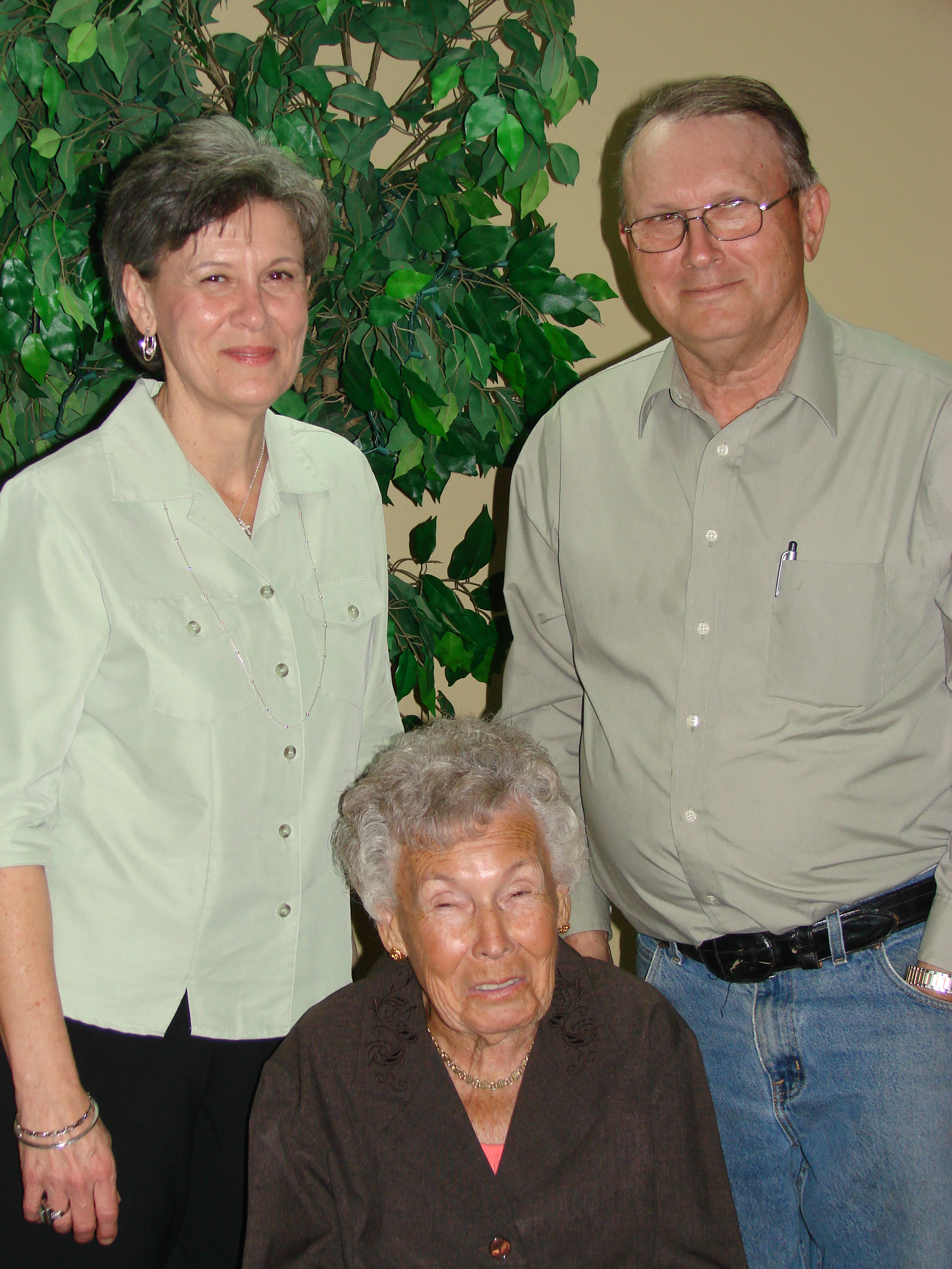 Margret Davis, daughter Brenda Hale, & son Jerry Davis