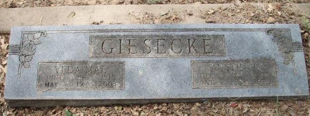 Veda Mae (Dye) & Austin T. Giesecke tomb stone